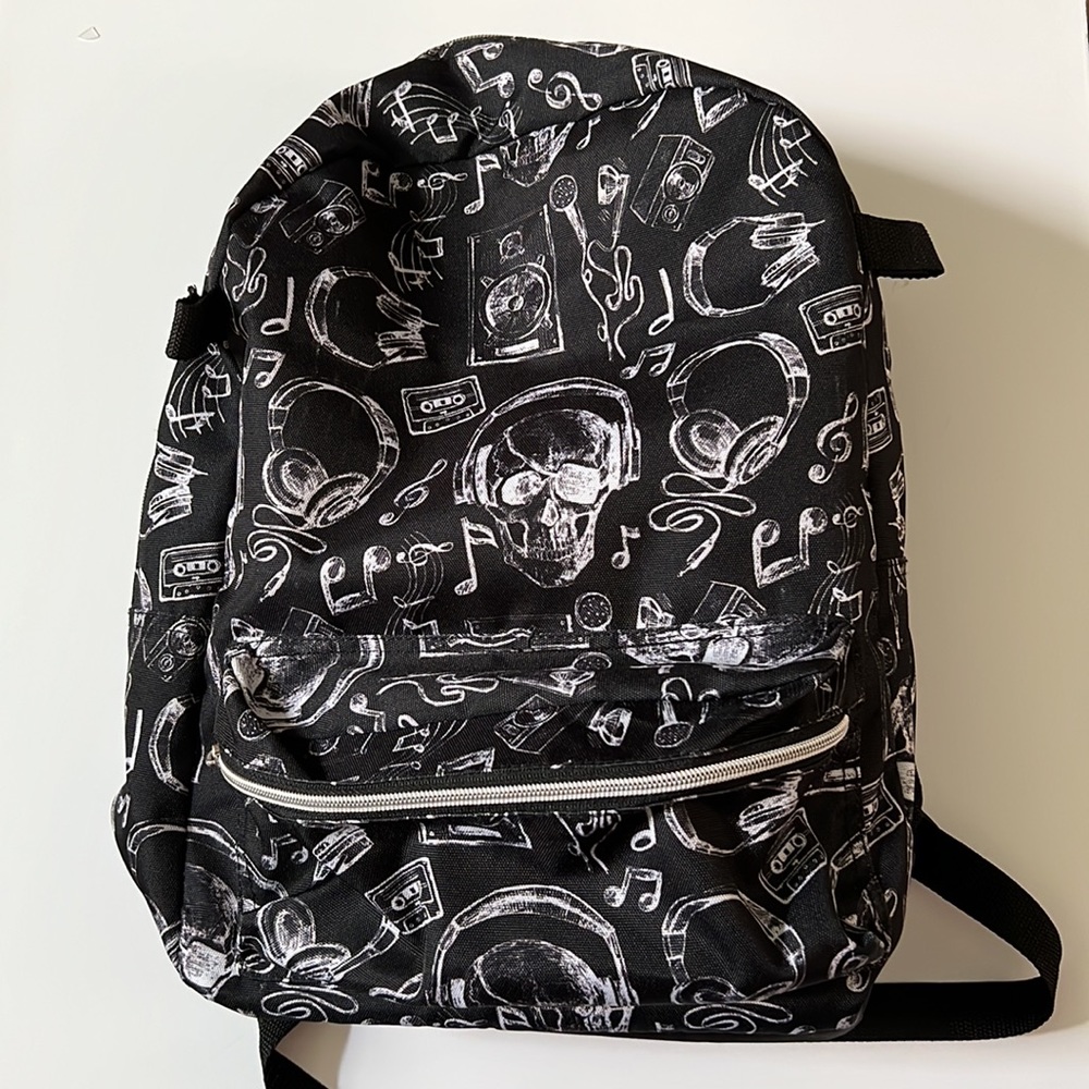 FAB STARPOINT Skull with Headphones Music Themed Backpack Black and White